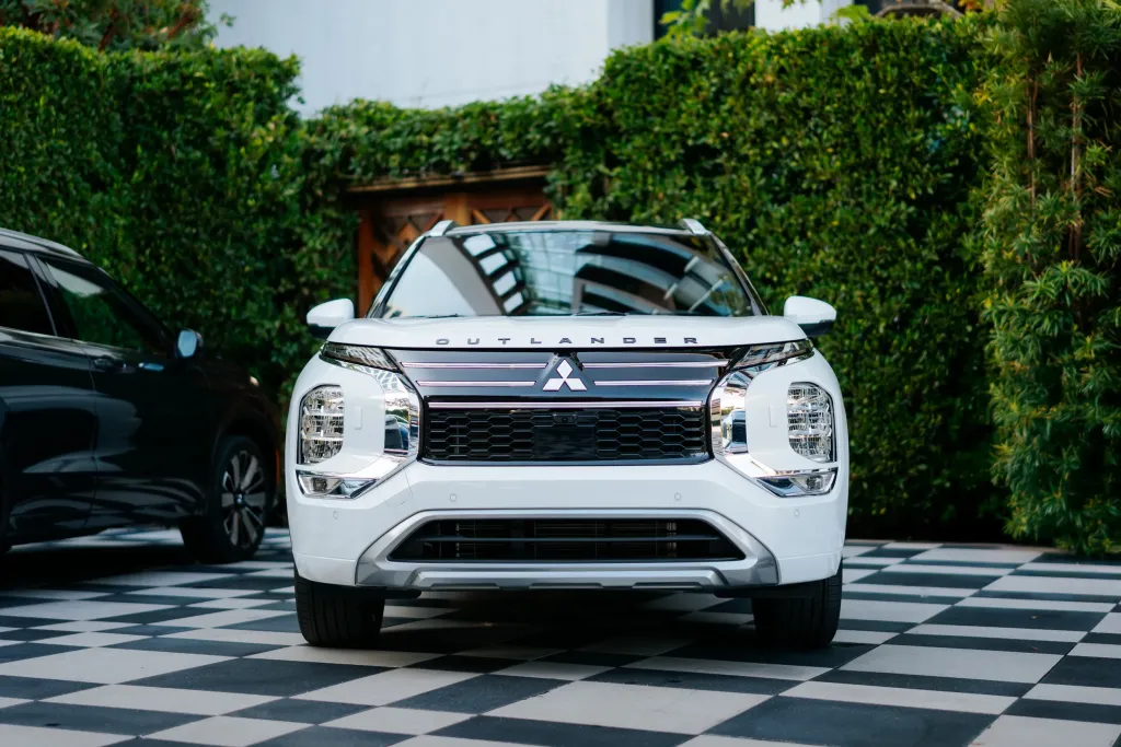 Mitsubishi Outlander Hybrid 2026: новый 1,5-литровый мягкий гибрид слабее прежнего и почти не экономичнее