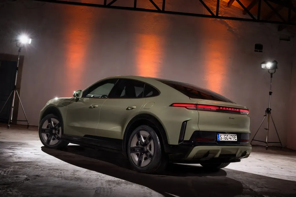 Porsche представил Cayenne Coupé Electric: три версии, до 1156 л.с. и зарядка до 400 кВт