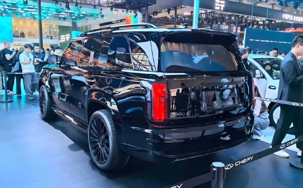 Chery показал Tiggo X: флагманский семиместный SUV получил 476 л.с. и запас хода более 1500 км