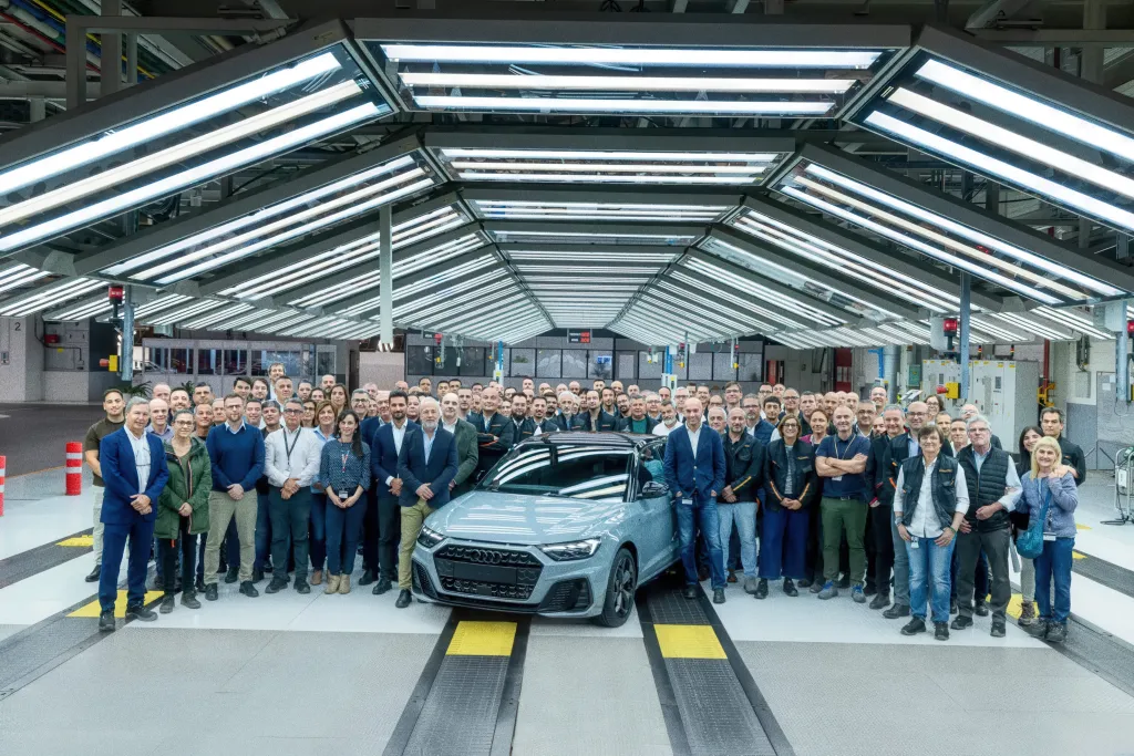 Audi прекращает A1 и Q2: entry-level модели уходят, а их место займет электрический A2 e-tron
