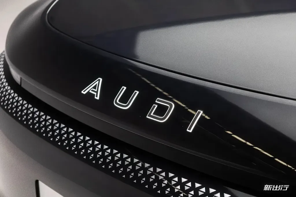 AUDI E7X выходит в Китае как 900-вольтовый SUV без четырех колец и с 670 л.с.