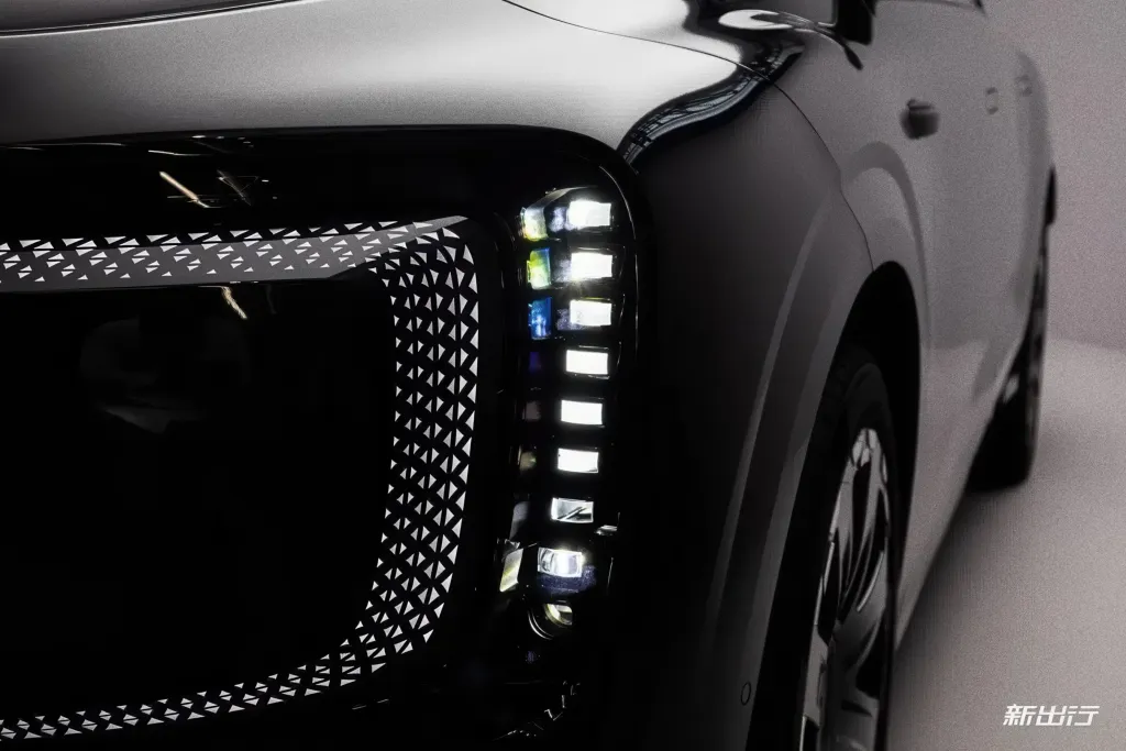 AUDI E7X выходит в Китае как 900-вольтовый SUV без четырех колец и с 670 л.с.
