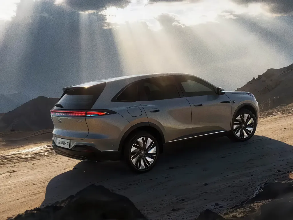 Buick Electra E7 PHEV стартовал в Китае: 235 км на электротяге, LiDAR и цена от 159 900 юаней