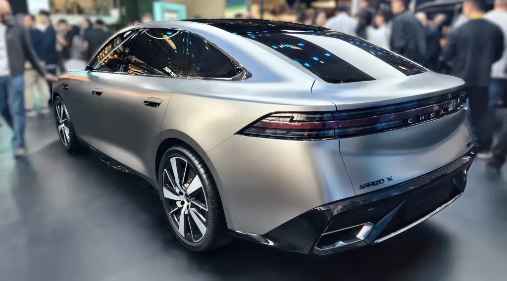 Chery Arrizo X дебютировал с коэффициентом 0,196 Cd и стал витриной следующего поколения бензиновых и гибридных седанов