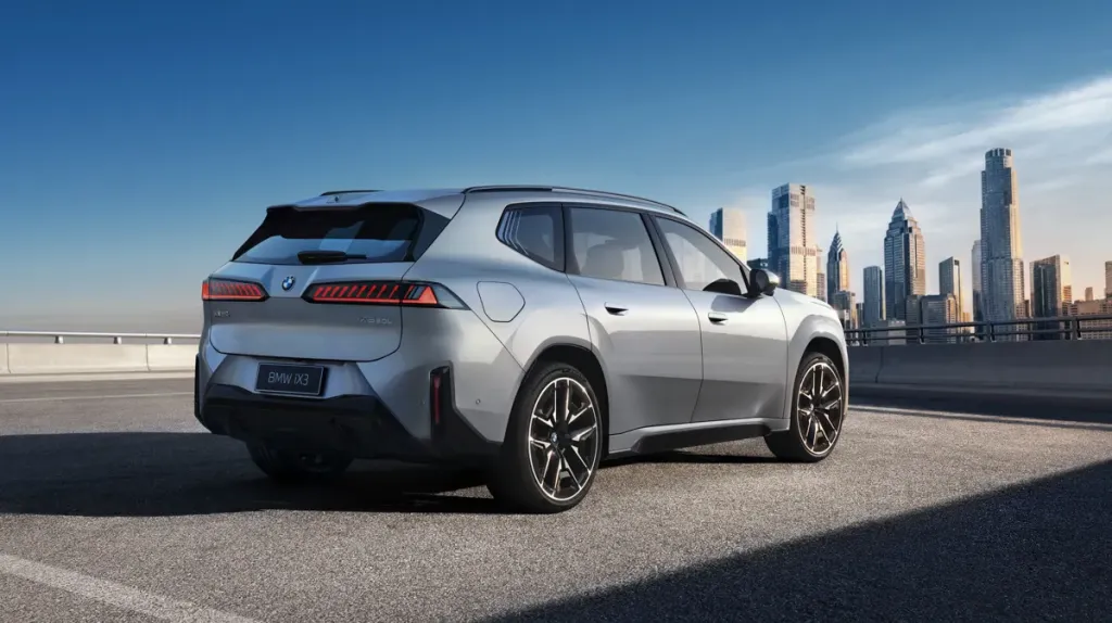 BMW i3 Long Wheelbase и iX3 Long Wheelbase стартовали в Китае с локальной цифровой экосистемой