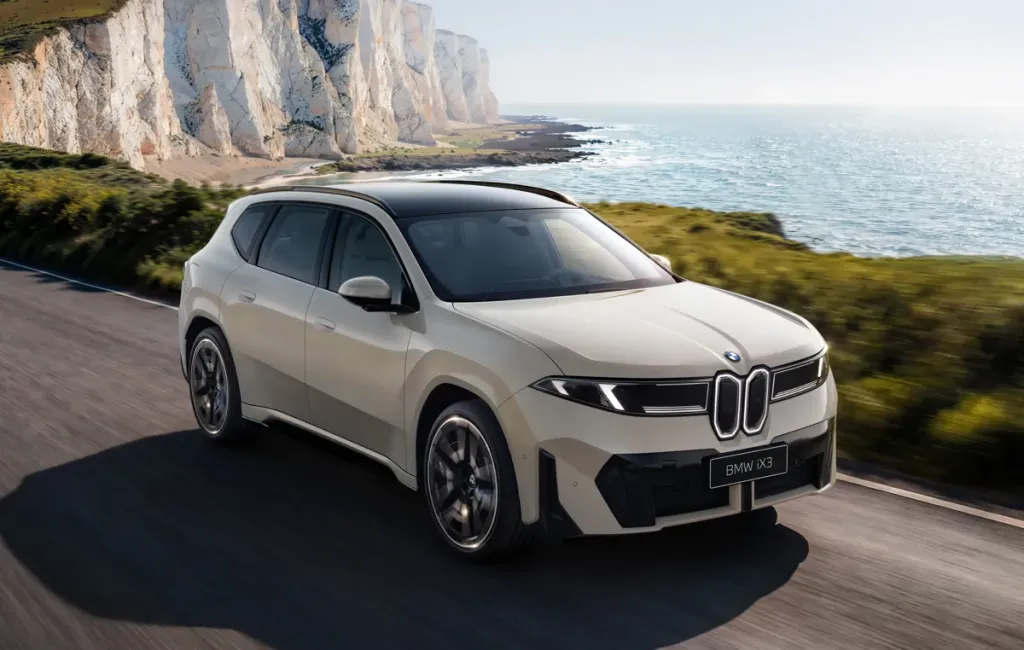 BMW i3 Long Wheelbase и iX3 Long Wheelbase стартовали в Китае с локальной цифровой экосистемой