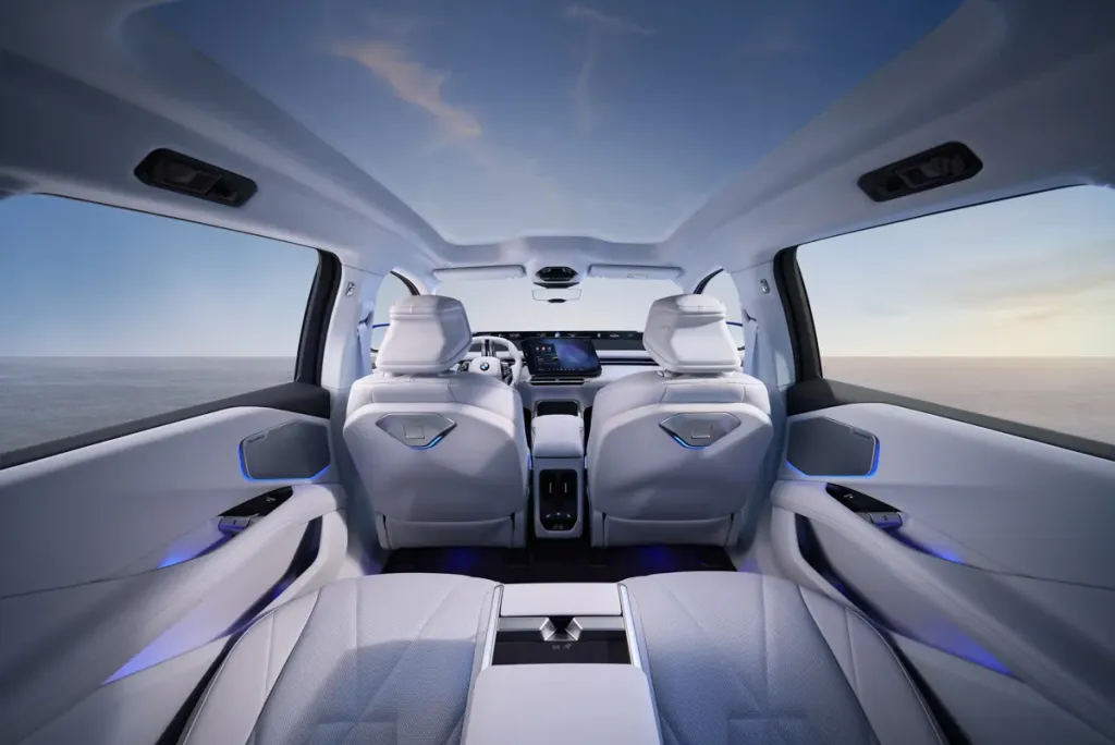 BMW i3 Long Wheelbase и iX3 Long Wheelbase стартовали в Китае с локальной цифровой экосистемой