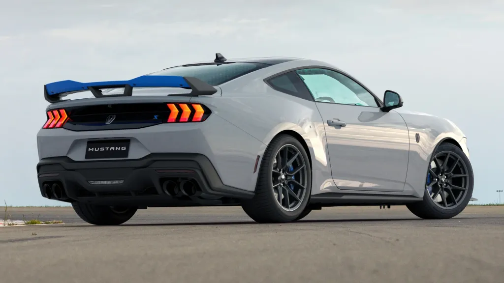 Ford Mustang Dark Horse T8-Spec получил трековые доработки Triple Eight и цену AU$138 888