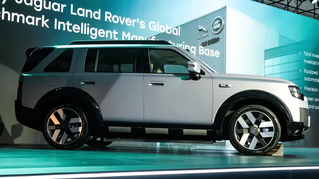 Freelander 8 дебютировал вживую в Китае: Chery и JLR раскрыли интерьер и внедорожную часть нового SUV