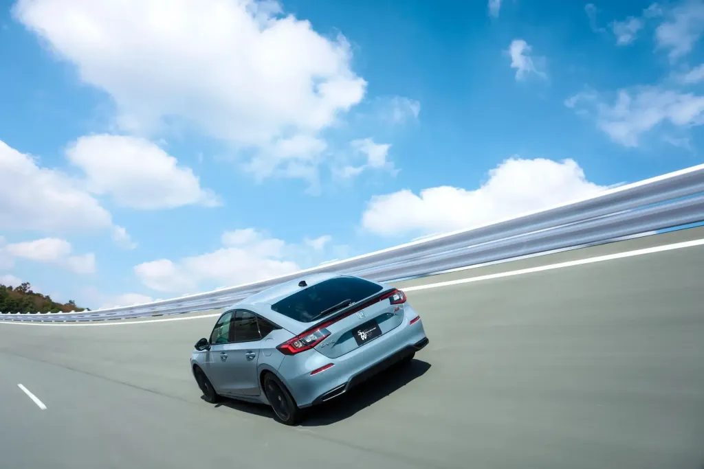 Honda Civic e:HEV RS стартовал в Японии: гибрид на 181 л.с., Prelude S+ Shift и более жесткое шасси