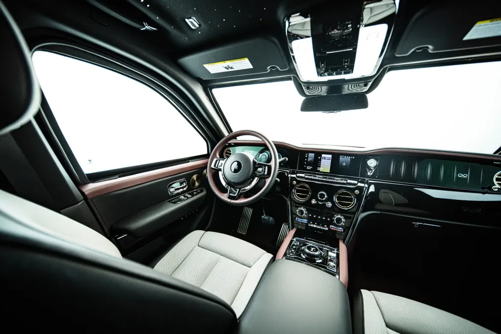 Inkas представила бронированный Rolls-Royce Cullinan: защита от пуль 7,62 мм и двух одновременных взрывов гранаты
