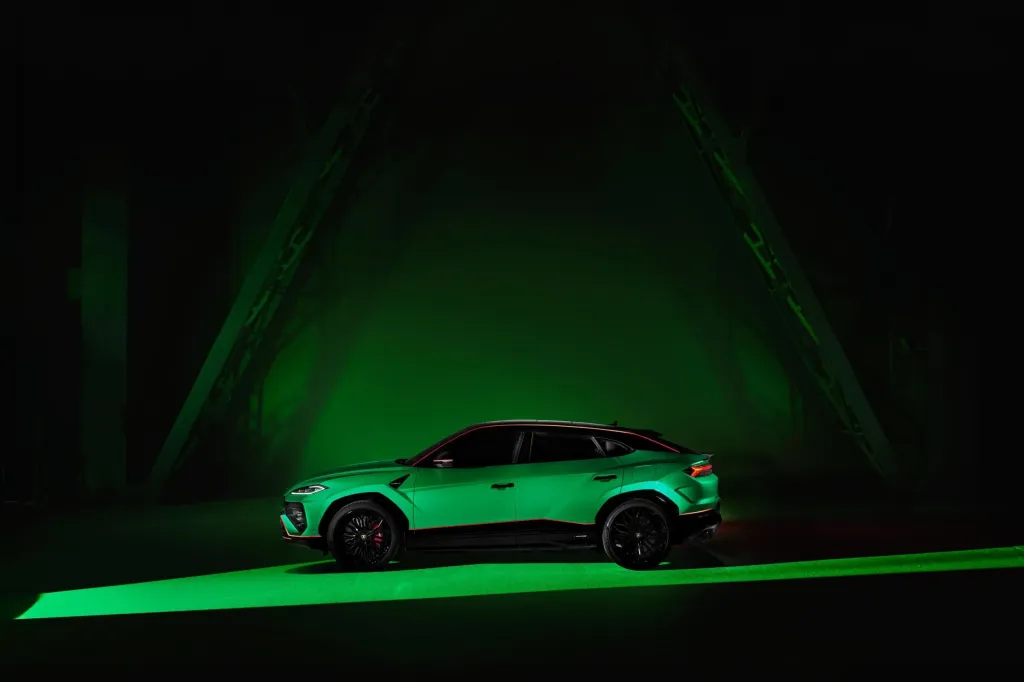 Lamborghini Urus SE Tettonero Capsule: 789 л.с., 630 экземпляров и самый настраиваемый Urus