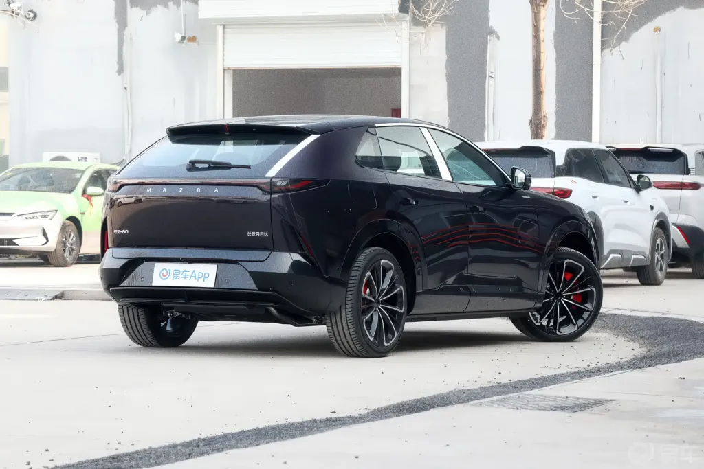 Mazda CX-6e Year of the Horse: EV и EREV-версии, новый фиолетово-белый салон и цена от 139 900 юаней
