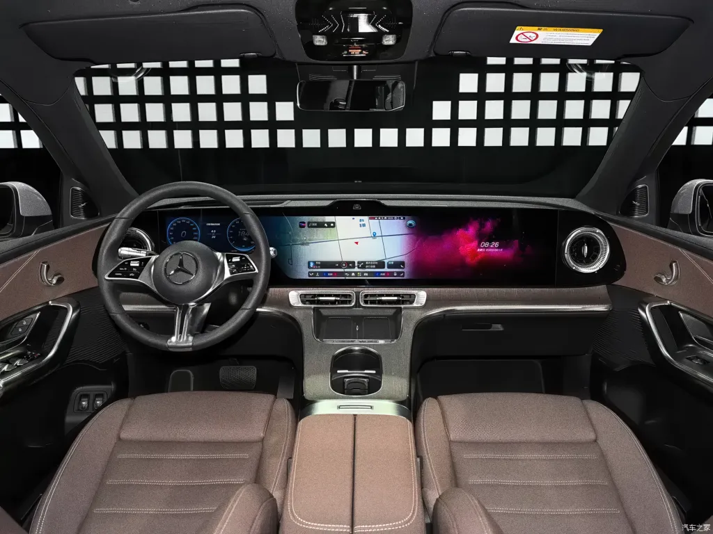 Mercedes-Benz GLC L EV: удлиненный китайский кроссовер получил S-Class-подвеску и 260 км за 10 минут