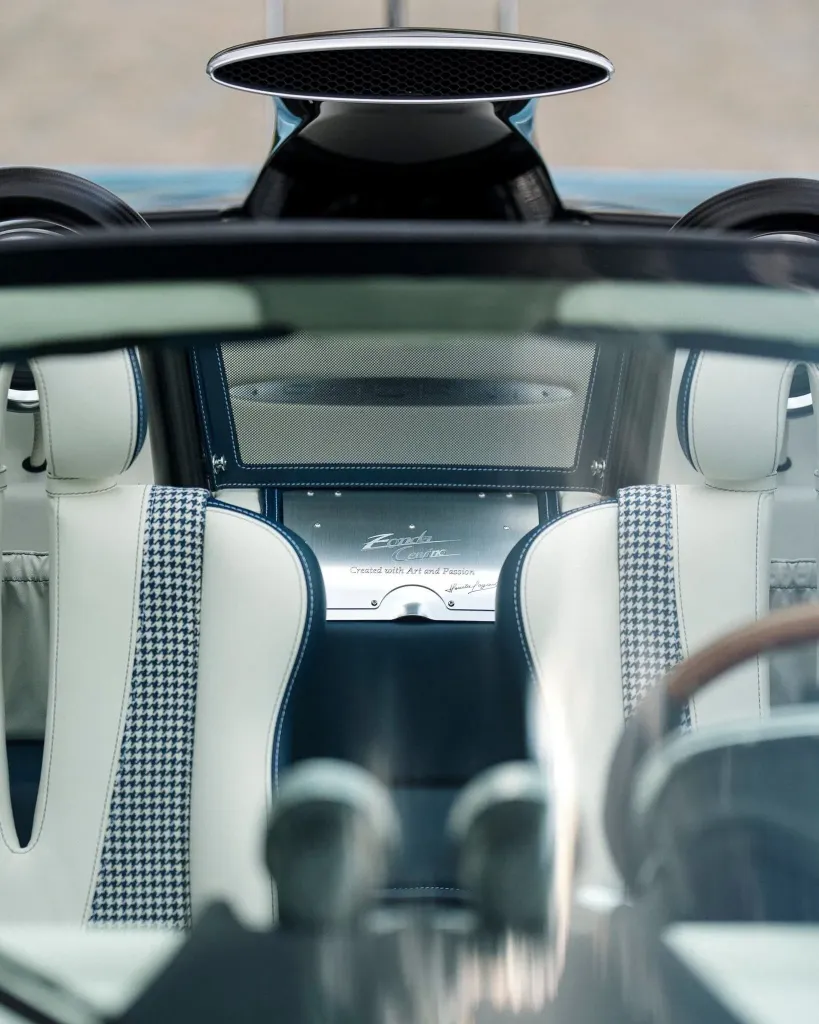Pagani Zonda Cervino стал новой переработкой Roadster S с голубым кузовом, новым салоном и V12 7.4b