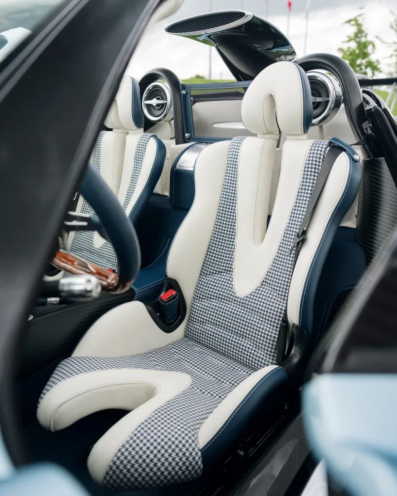Pagani Zonda Cervino стал новой переработкой Roadster S с голубым кузовом, новым салоном и V12 7.4b