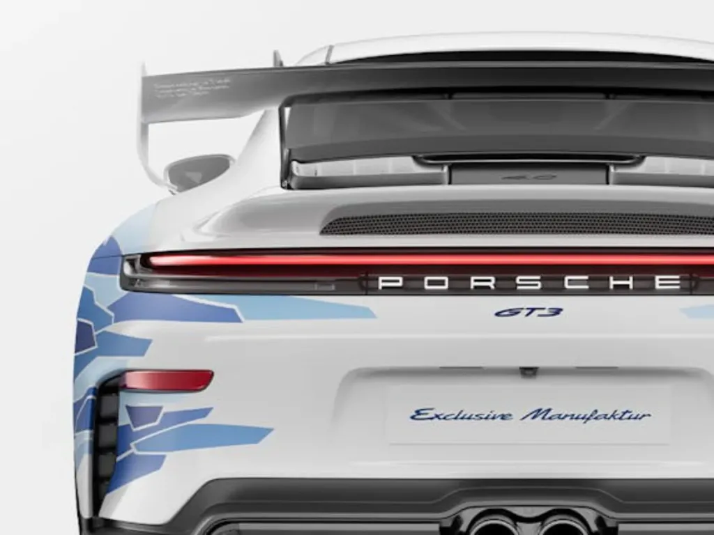 Porsche 911 GT3 Artisan Edition для Японии: 30 машин, левый руль, атмосферный мотор и доработки Manthey