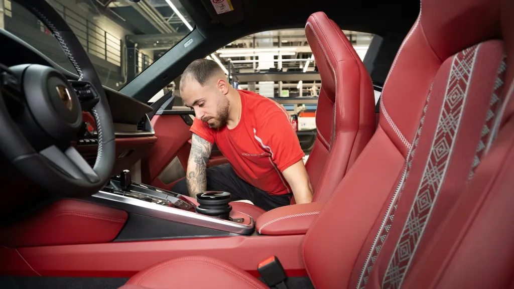 Porsche 911 Turbo S Sadu Edition отметит 70 лет марки в Кувейте