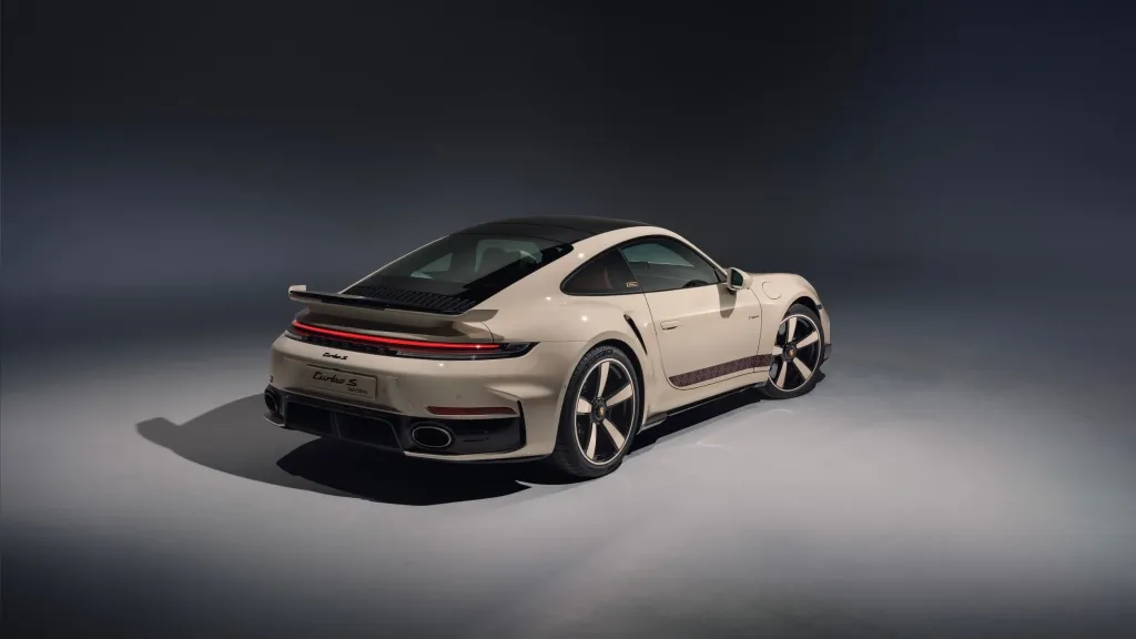 Porsche 911 Turbo S Sadu Edition отметит 70 лет марки в Кувейте