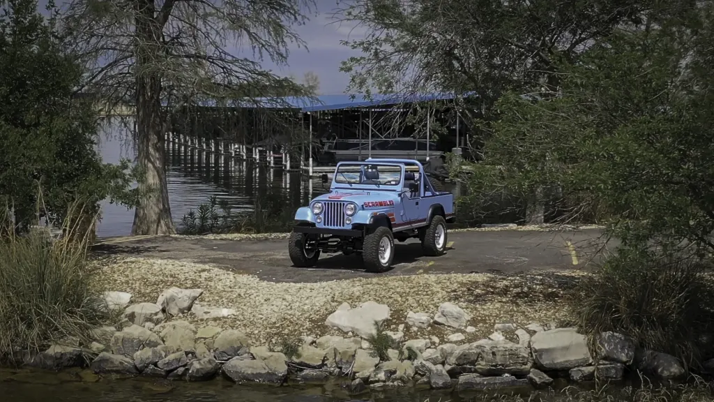 Vigilante Jeep Scrambler: алюминиевый кузов, 6,4-литровый Hemi V8, Dana 44/60 и девять месяцев ожидания