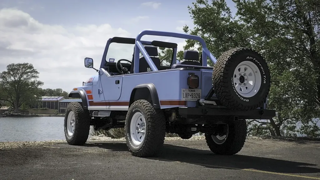 Vigilante Jeep Scrambler: алюминиевый кузов, 6,4-литровый Hemi V8, Dana 44/60 и девять месяцев ожидания