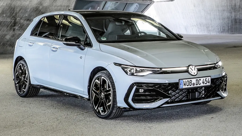 Volkswagen представил полный гибрид для Golf и T-Roc: EV-режим до 60 км/ч и запуск в конце 2026 года