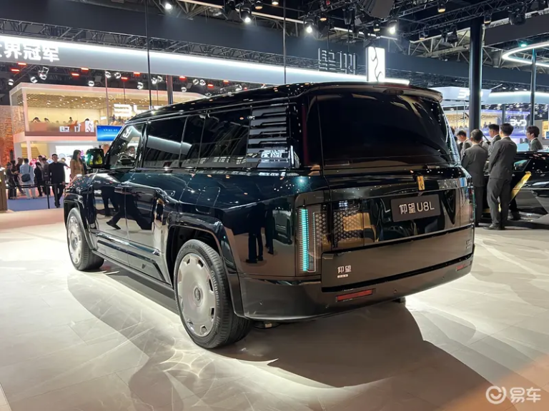 Yangwang показал в Пекине спецверсии U8L: роскошный SUV