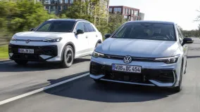 Volkswagen представил полный гибрид для Golf и T-Roc: EV-режим до 60 км/ч и запуск в конце 2026 года