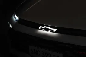 Chevrolet представила шестое поколение логотипа bowtie, и первым его получил новый Sonic