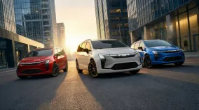 Chrysler Pacifica America250 выйдет тиражом 2100 машин с флагами, черными акцентами и ценой от 46 540 долларов