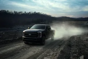 Ford Super Duty 2027 переводит F-250, F-350 и F-450 на стандартный 7,3-литровый V8 Godzilla