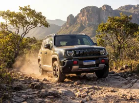 Jeep Renegade 2027 получил новый салон и mild-hybrid для Южной Америки