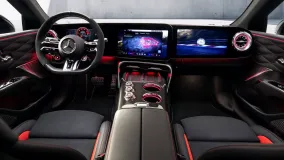 Mercedes-AMG GT 4-Door EV показал салон с тремя экранами и физическими органами управления