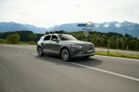 Bentley Bentayga EWB Chalet Edition от Mulliner получил Alpine-стиль, Light Tudor Grey и четырехместный салон
