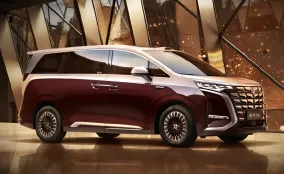 BYD готовит обновленный Denza D9 к старту предпродаж: MPV получит батарею Short Blade 2.0, запас хода до 800 км и новую систему God’s Eye 5.0