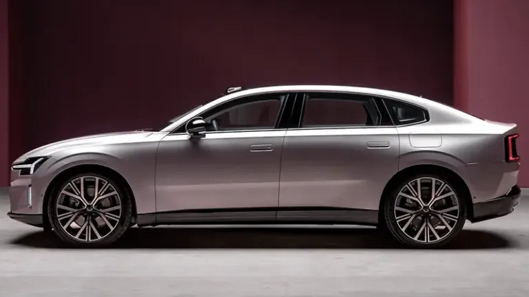 Volvo покажет китайские EX90 и ES90 15 апреля: на юбилей бренда готовят электрический SUV и седан на 800-вольтовой платформе
