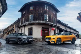 Ford начала переносить решения UEV с новой EV-платформы в массовые бензиновые и гибридные модели, одновременно готовя 30-тысячный электрический пикап