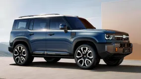 Geely Zhanjian 700 получил дизайн в духе Defender и может выйти как дорогой гибридный внедорожник