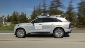 GM вывела на дороги новое eyes-off автопилотирование и готовит дебют на Cadillac Escalade IQ