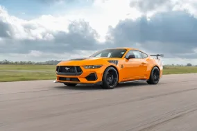 Hennessey представила Super Venom Mustang к юбилею компании: до 850 л.с., новый аэрокит и лимитированный выпуск