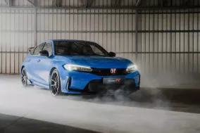 Honda Civic Type R получит серийные детали HRC: антикрыло, сплиттер, обвес и выпуск Akrapovic готовят для Японии и США