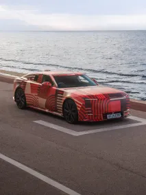 Jaguar Type 01 заметили в Монако: электрический флагман готовится к дебюту в сентябре
