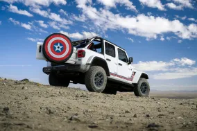 Jeep Wrangler America250 Edition вышел с пакетом за 2095 долларов, синим мягким верхом и партнерством Marvel