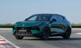 Lotus отправила 18 Eletre в Канаду после снижения пошлины на китайские электромобили до 6,1%