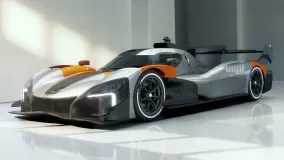 McLaren показала MCL-HY для Ле-Мана и клиентский MCL-HY GTR без гибридной системы, но с большей мощностью