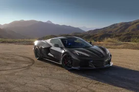 Новый Chevrolet Corvette Grand Sport получил атмосферный V8 6.7, а Grand Sport X добавил гибридный полный привод и 721 л.с.