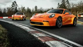 Porsche 911 S/T в исполнении Sonderwunsch получил историческую ливрею Phoenix Red и отсылки к гоночному прошлому марки