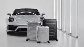 Porsche Design Roadster Aluminum Trolley: Porsche представила алюминиевые чемоданы с «звуком двери 911»