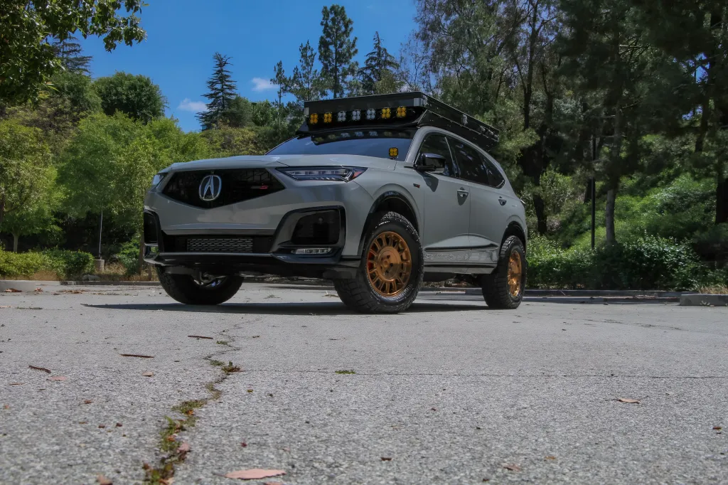 Acura MDX Type S Overland получил палатку, внедорожные шины и доработки SEMA Garage