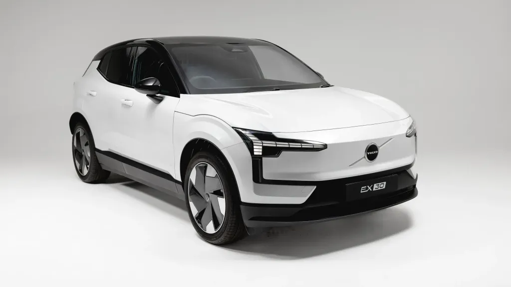 Volvo EX30 Cargo стал двухместным электрическим фургоном с грузовым отсеком на 1000 литров